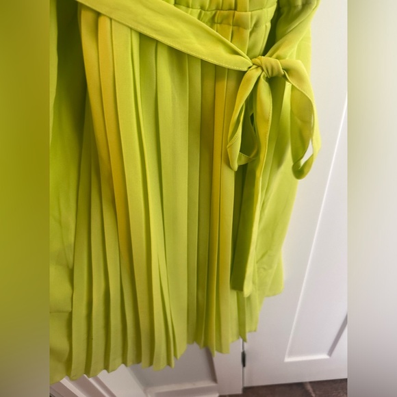 Vibrant color knee length dress sz Large - Picture 5 of 6